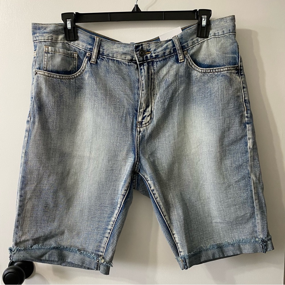 Men’s Vintage Blue Wash Shorts - size 38